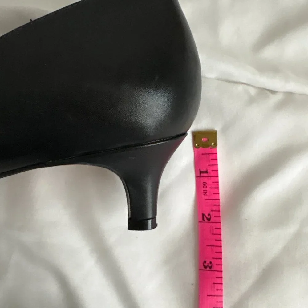 Clarks Heavenly Shine Women's Black Leather Pumps Dress Heels Corporate Chic 8